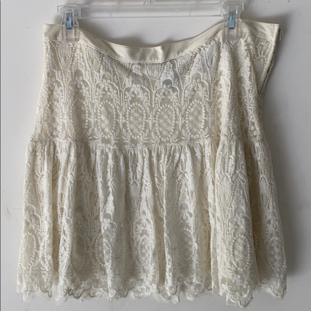 Lace skirt